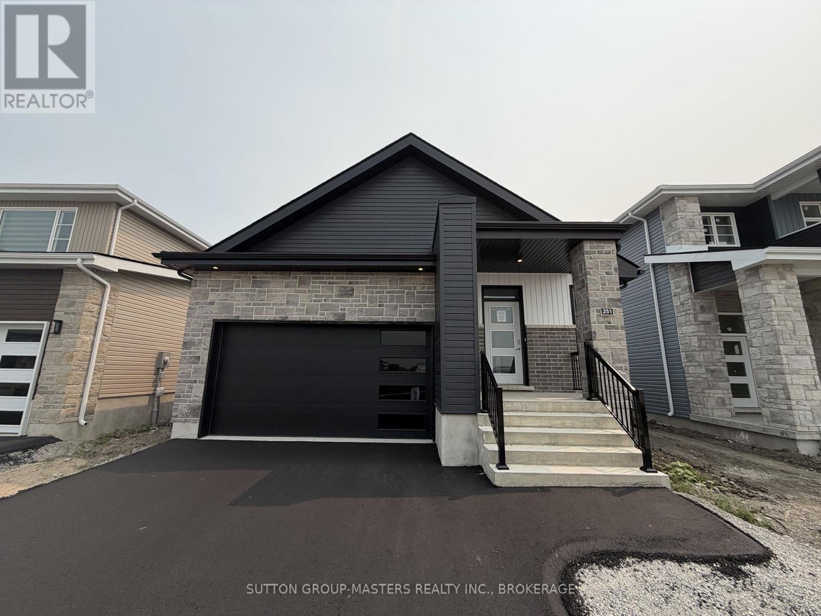 251 PRATT DRIVE, Loyalist, Ontario
