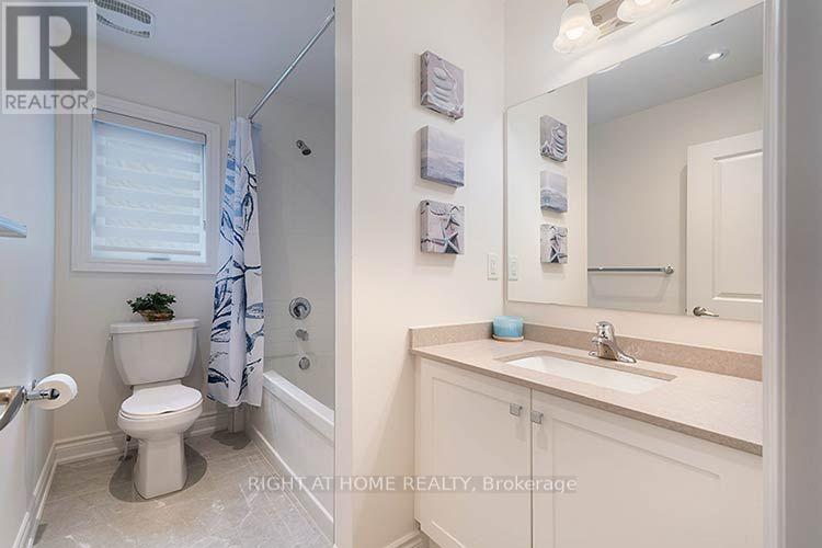 87 Carondale Square, East Gwillimbury, Ontario  L9N 0X7 - Photo 16 - N13672178