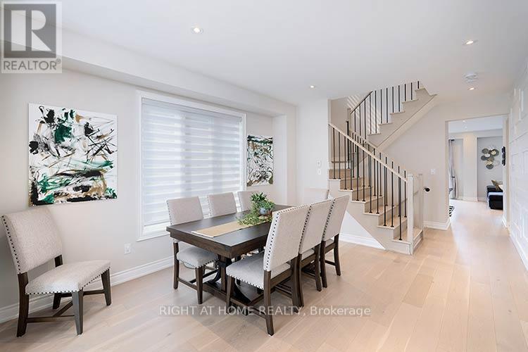 87 Carondale Square, East Gwillimbury, Ontario  L9N 0X7 - Photo 9 - N13672178