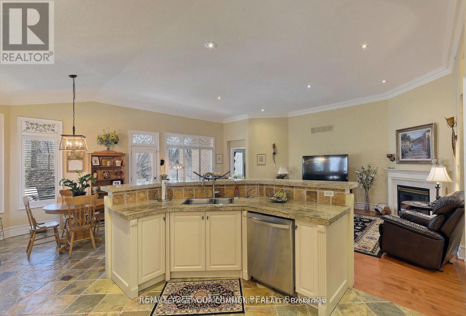 158 Legendary Trail, Whitchurch-Stouffville, Ontario  L4A 1N6 - Photo 10 - N13672306