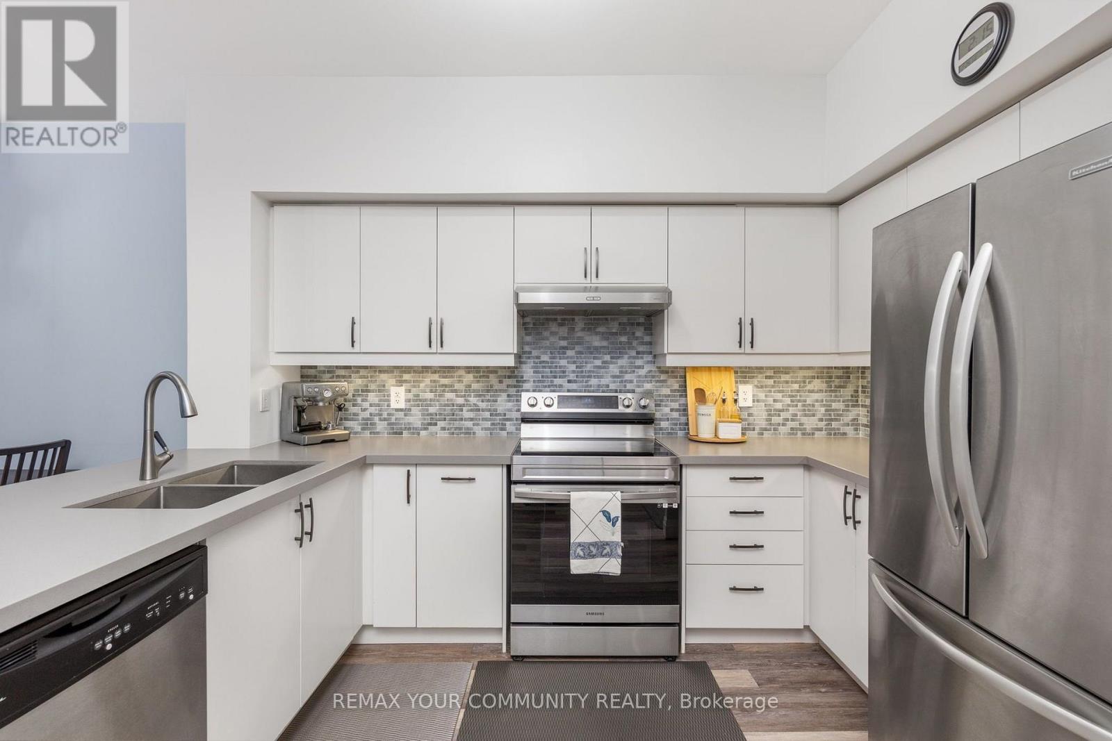 202 - 9973 Keele Street, Vaughan, Ontario  L6A 3Y5 - Photo 3 - N13672336