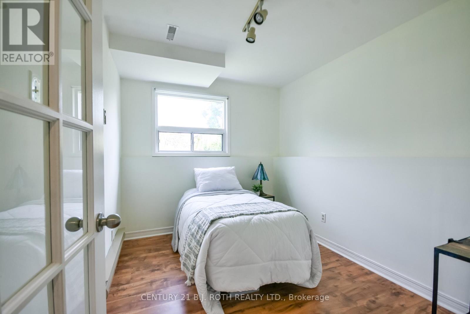 53 Mowat Crescent, Barrie, Ontario  L4N 5B4 - Photo 23 - S13672222