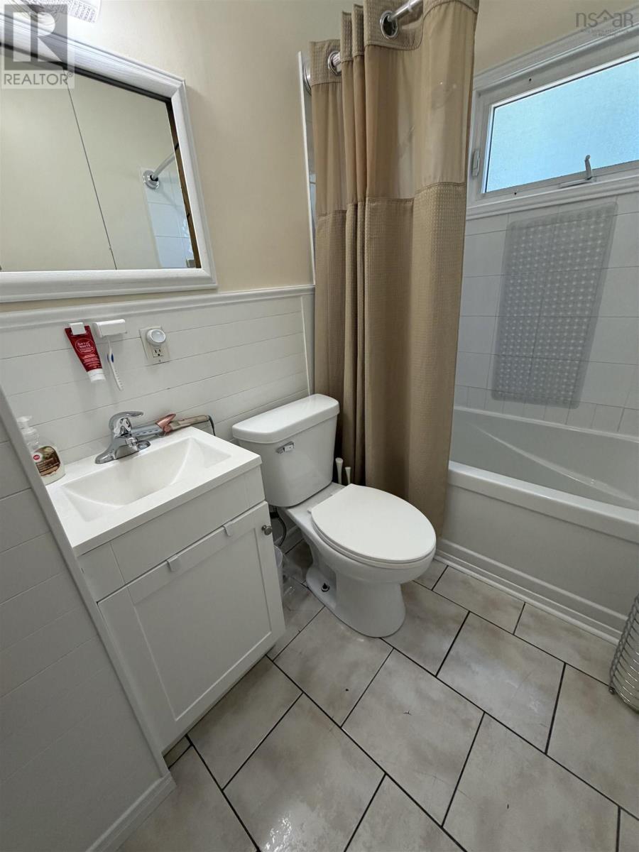 15 Coady Avenue     B2g 1t9, Antigonish, Nova Scotia  B2G 1T9 - Photo 8 - 202619863