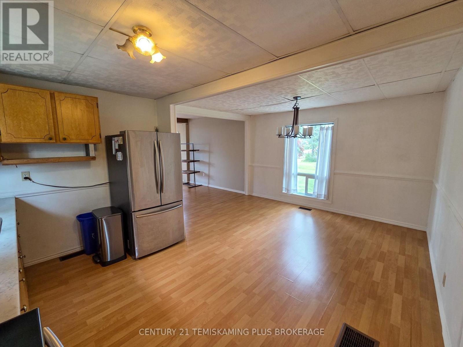 51 Third Avenue, Kirkland Lake, Ontario  P0K 1L0 - Photo 4 - T13670310