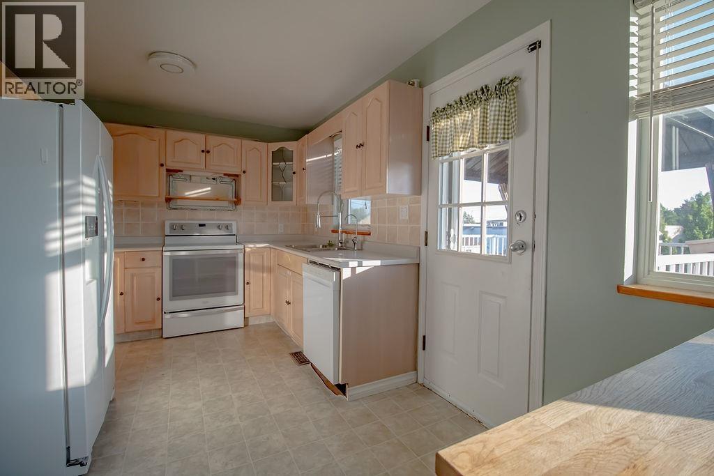 365 Morice Avenue, Fort St. James, British Columbia  V0J 1P0 - Photo 5 - R3155287