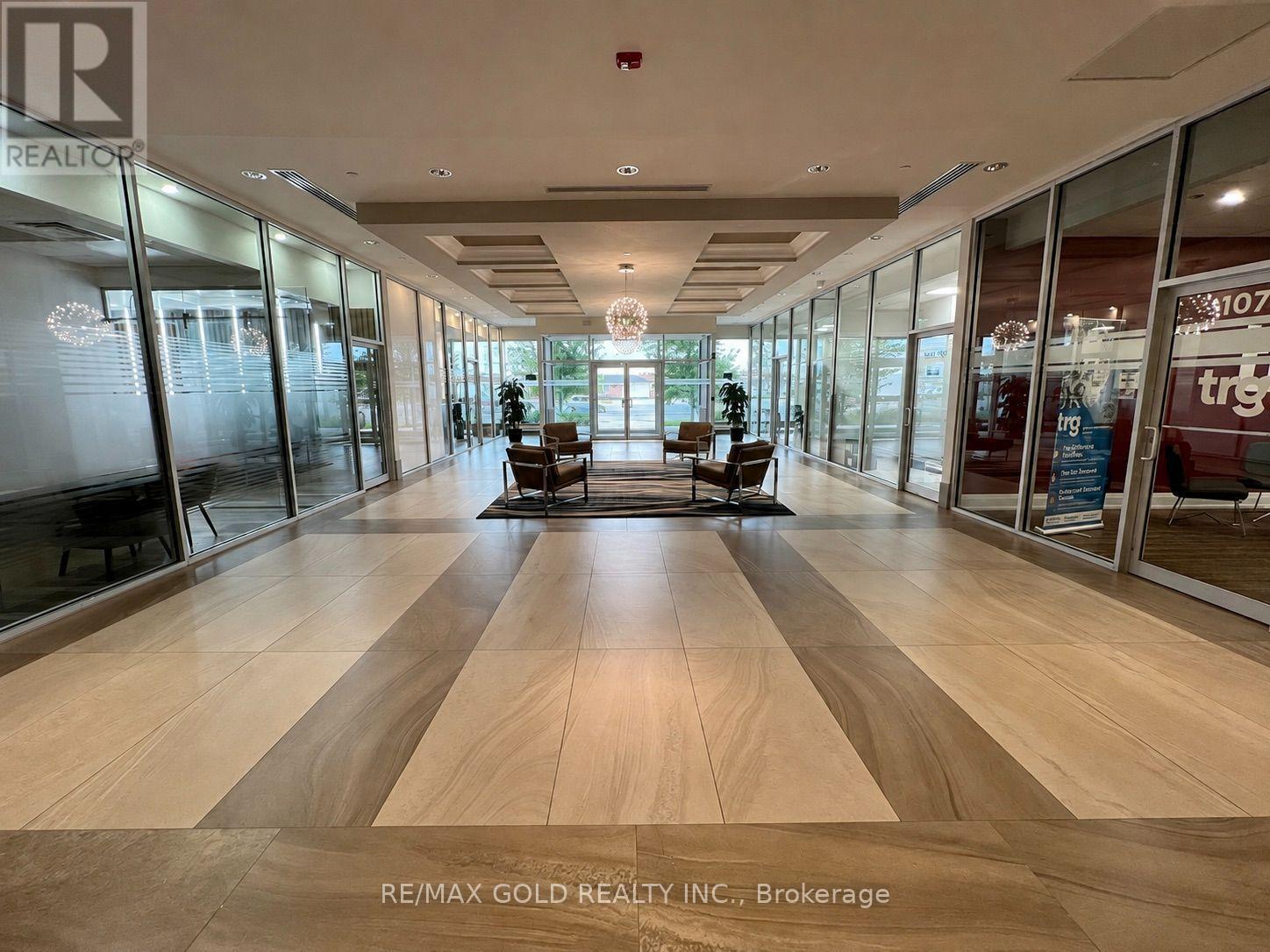 612 - 218 Export Boulevard, Mississauga, Ontario  L5S 0A7 - Photo 3 - W13672188
