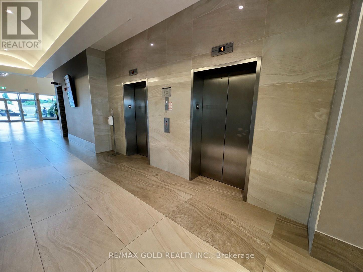 612 - 218 Export Boulevard, Mississauga, Ontario  L5S 0A7 - Photo 4 - W13672188