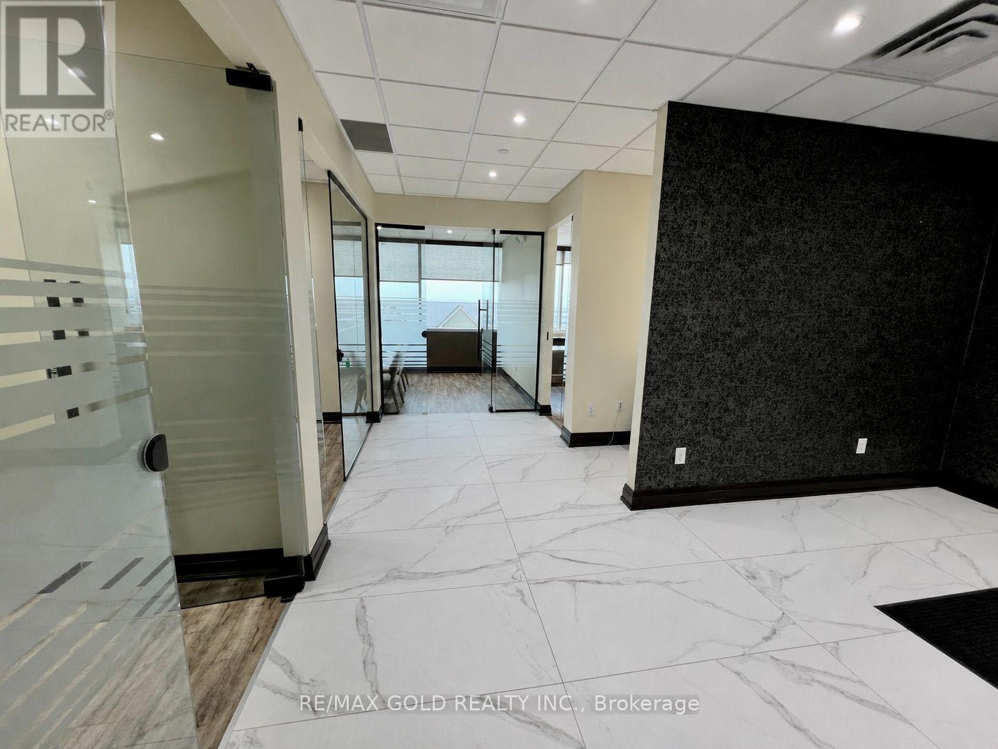 612 - 218 Export Boulevard, Mississauga, Ontario  L5S 0A7 - Photo 5 - W13672188