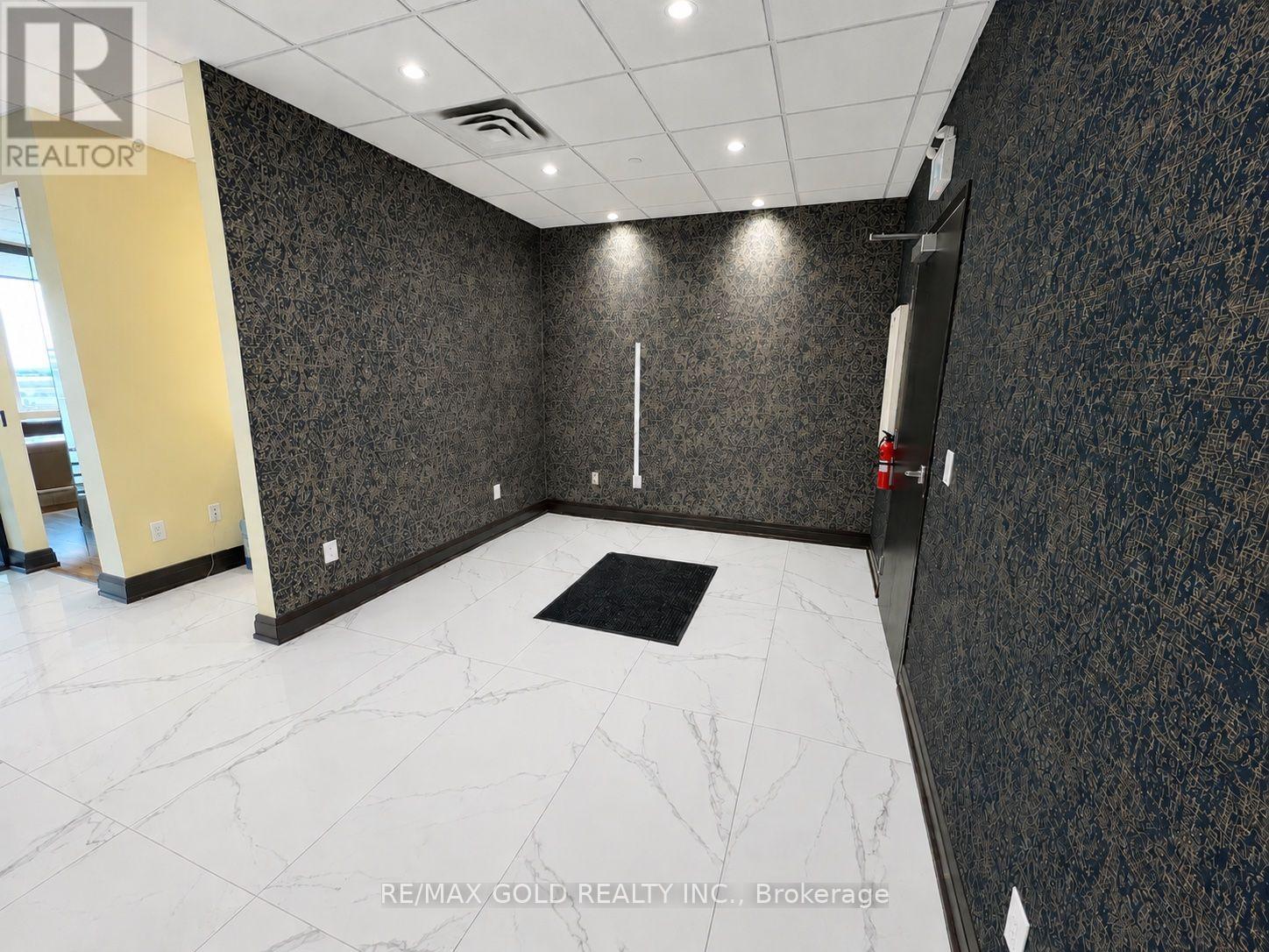 612 - 218 Export Boulevard, Mississauga, Ontario  L5S 0A7 - Photo 7 - W13672188
