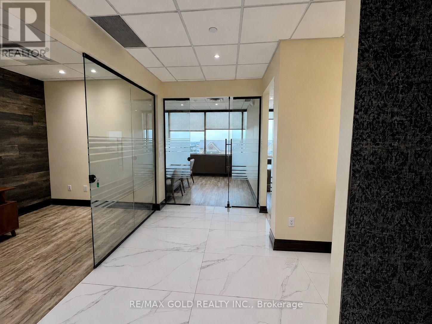612 - 218 Export Boulevard, Mississauga, Ontario  L5S 0A7 - Photo 8 - W13672188