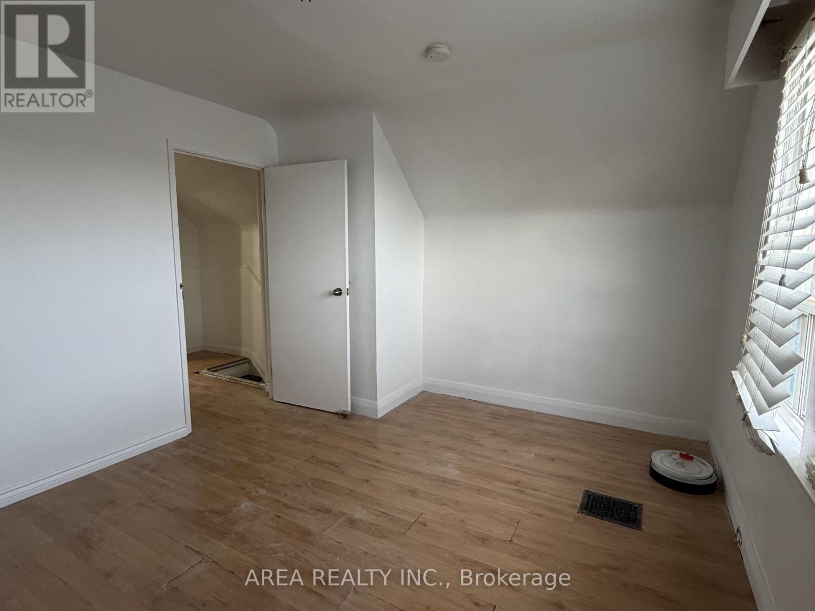 48 Corby Avenue, Toronto, Ontario  M6E 1V3 - Photo 10 - W13672404