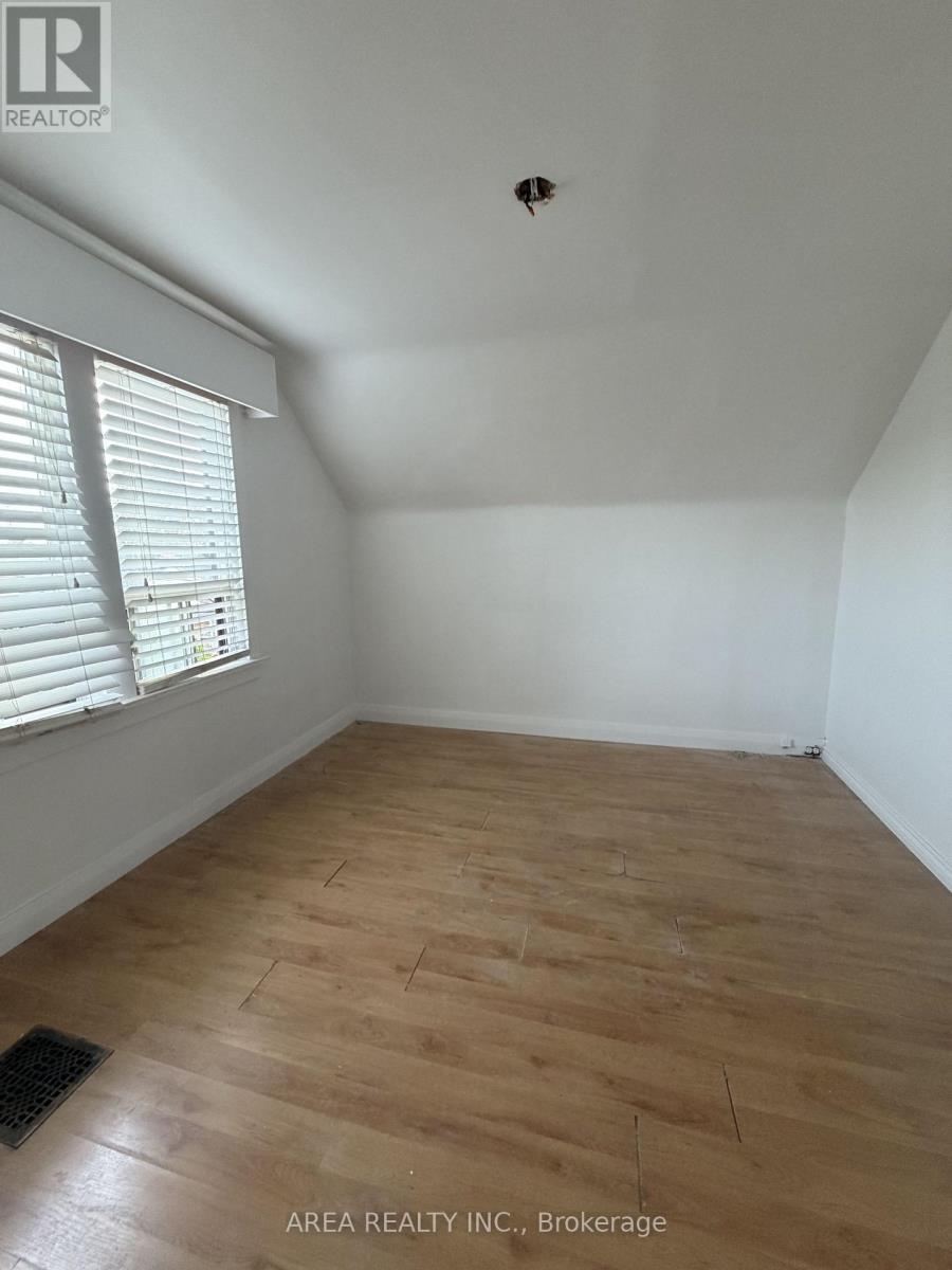 48 Corby Avenue, Toronto, Ontario  M6E 1V3 - Photo 11 - W13672404
