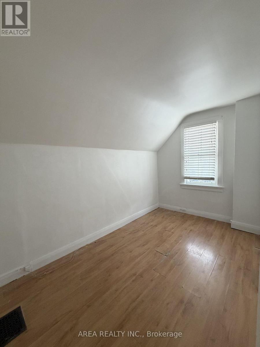 48 Corby Avenue, Toronto, Ontario  M6E 1V3 - Photo 12 - W13672404