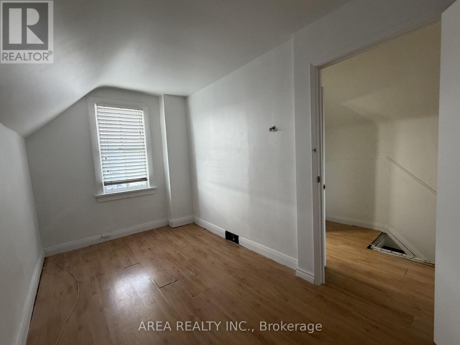 48 Corby Avenue, Toronto, Ontario  M6E 1V3 - Photo 14 - W13672404