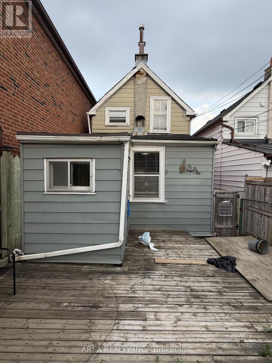 48 Corby Avenue, Toronto, Ontario  M6E 1V3 - Photo 16 - W13672404