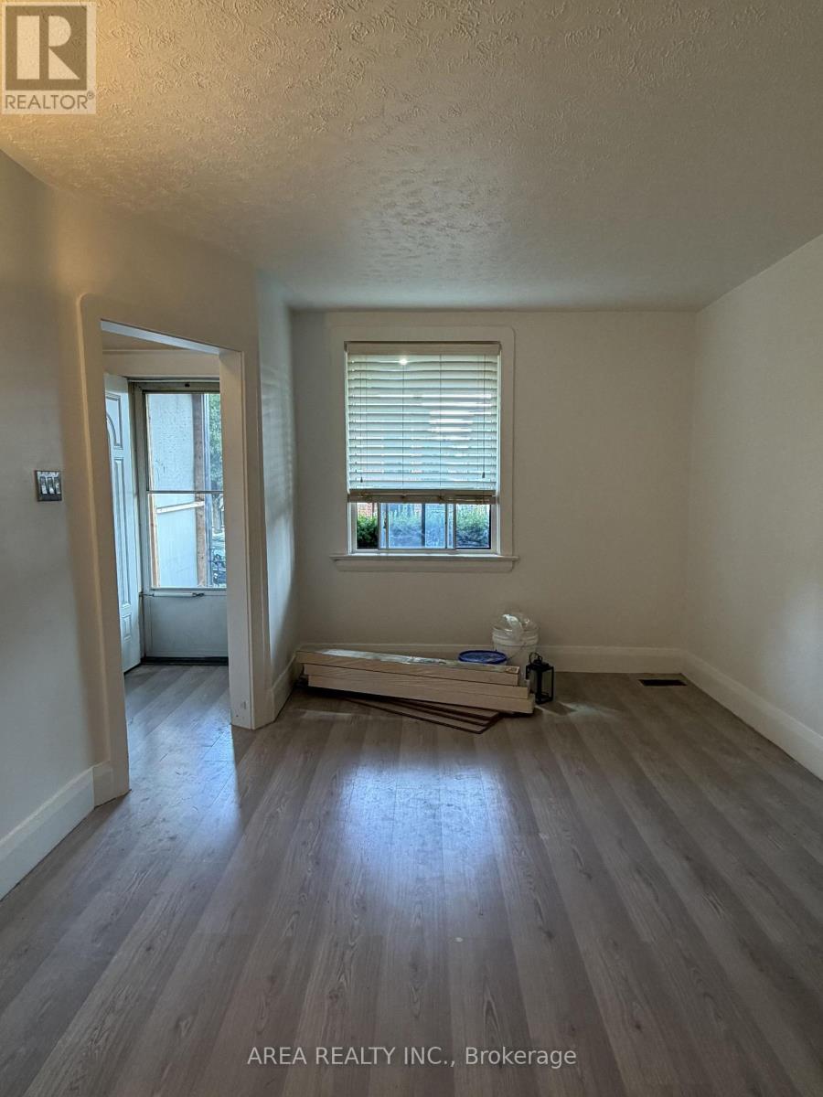 48 Corby Avenue, Toronto, Ontario  M6E 1V3 - Photo 4 - W13672404