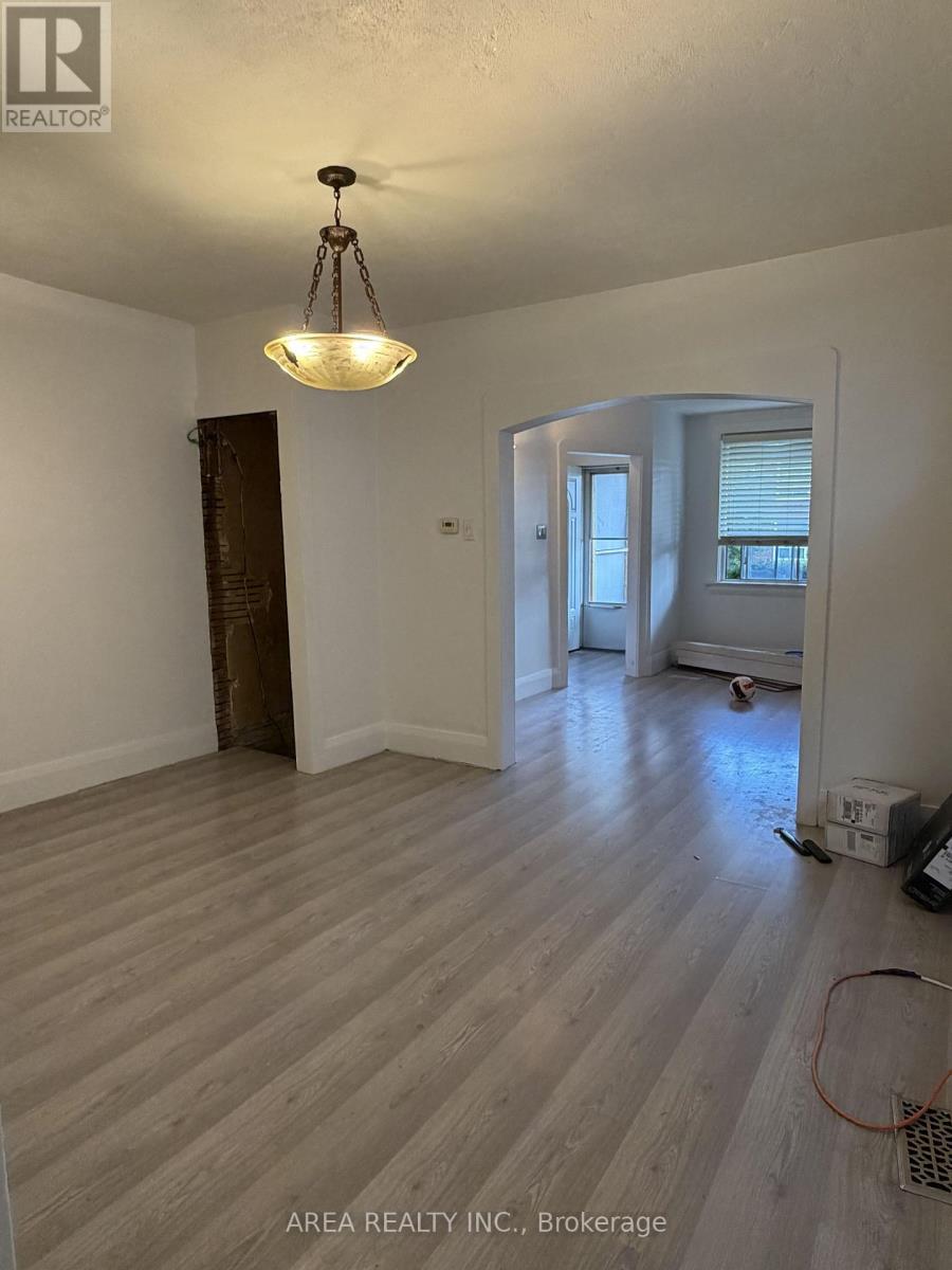 48 Corby Avenue, Toronto, Ontario  M6E 1V3 - Photo 6 - W13672404