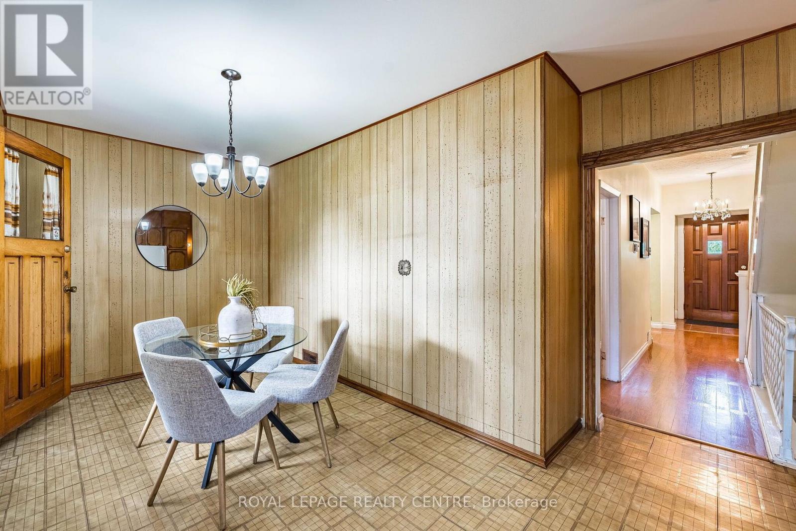 115 Priscilla Avenue, Toronto, Ontario  M6S 3W4 - Photo 11 - W13672420