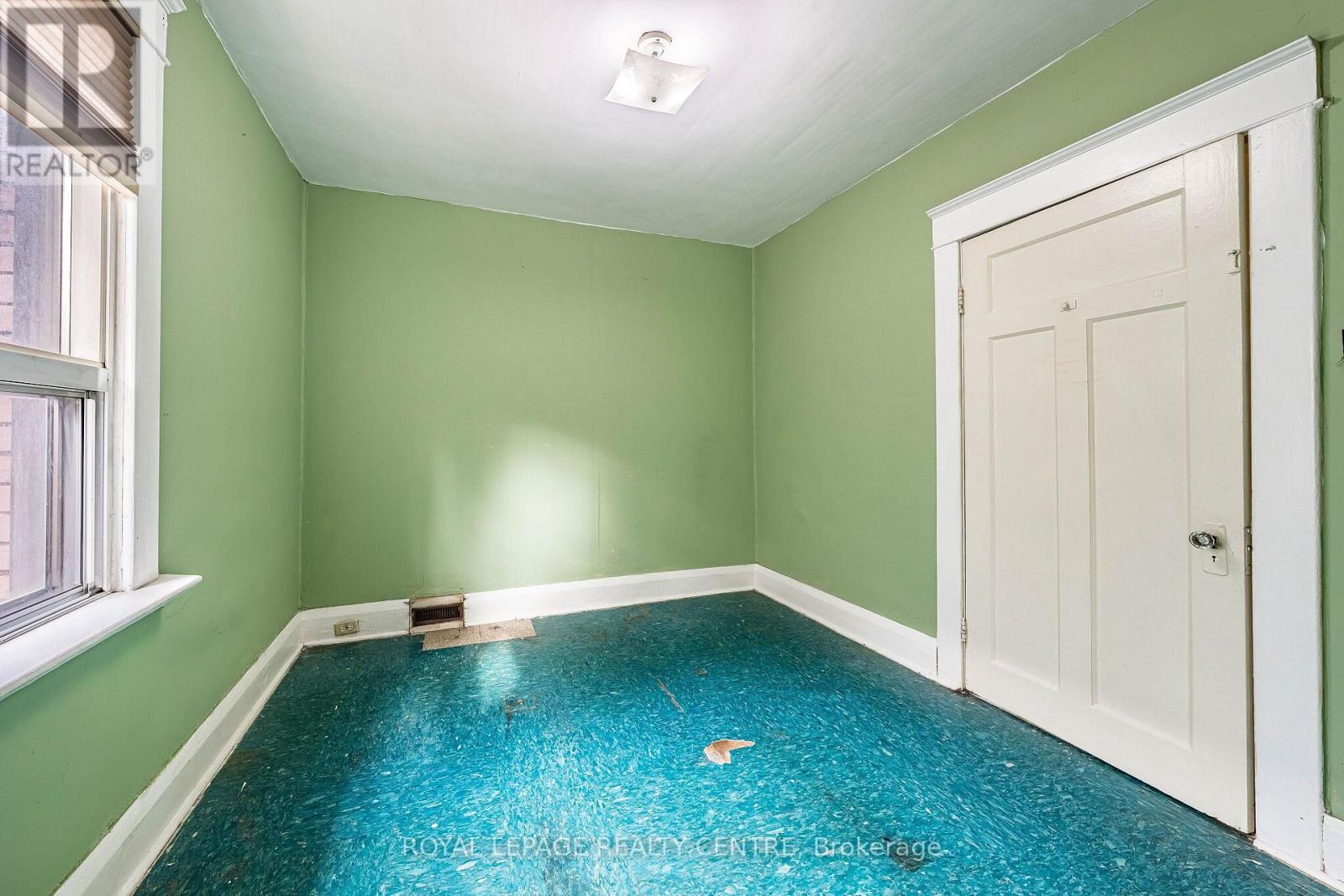 115 Priscilla Avenue, Toronto, Ontario  M6S 3W4 - Photo 24 - W13672420
