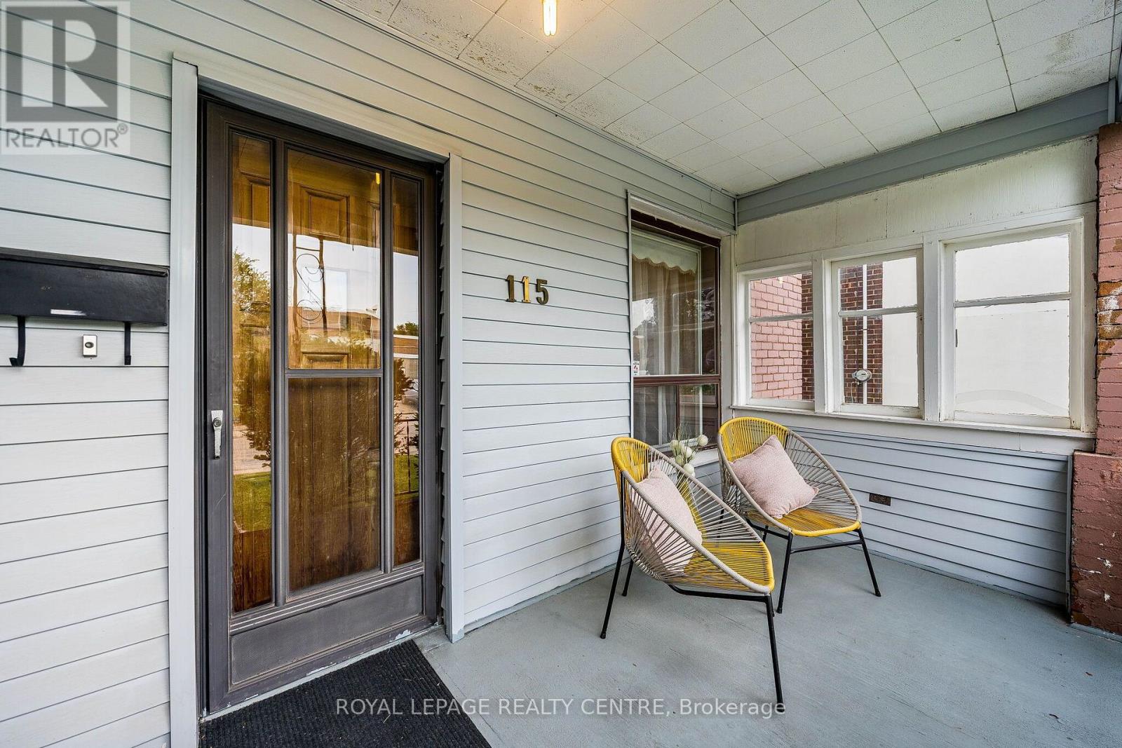 115 Priscilla Avenue, Toronto, Ontario  M6S 3W4 - Photo 4 - W13672420