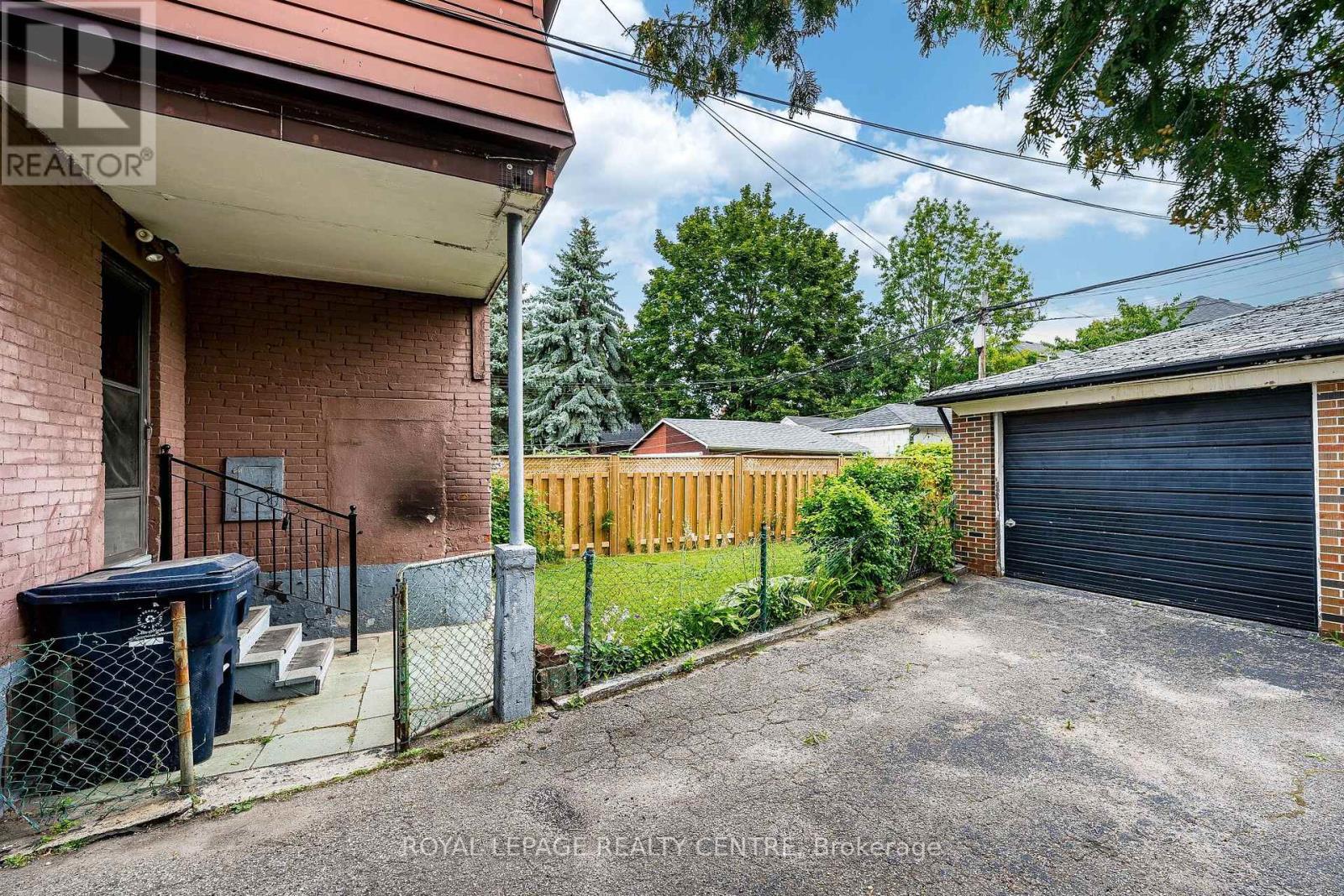 115 Priscilla Avenue, Toronto, Ontario  M6S 3W4 - Photo 40 - W13672420