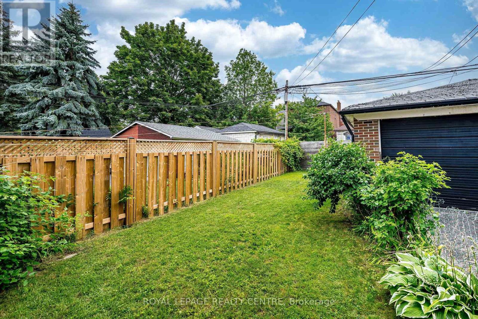 115 Priscilla Avenue, Toronto, Ontario  M6S 3W4 - Photo 41 - W13672420