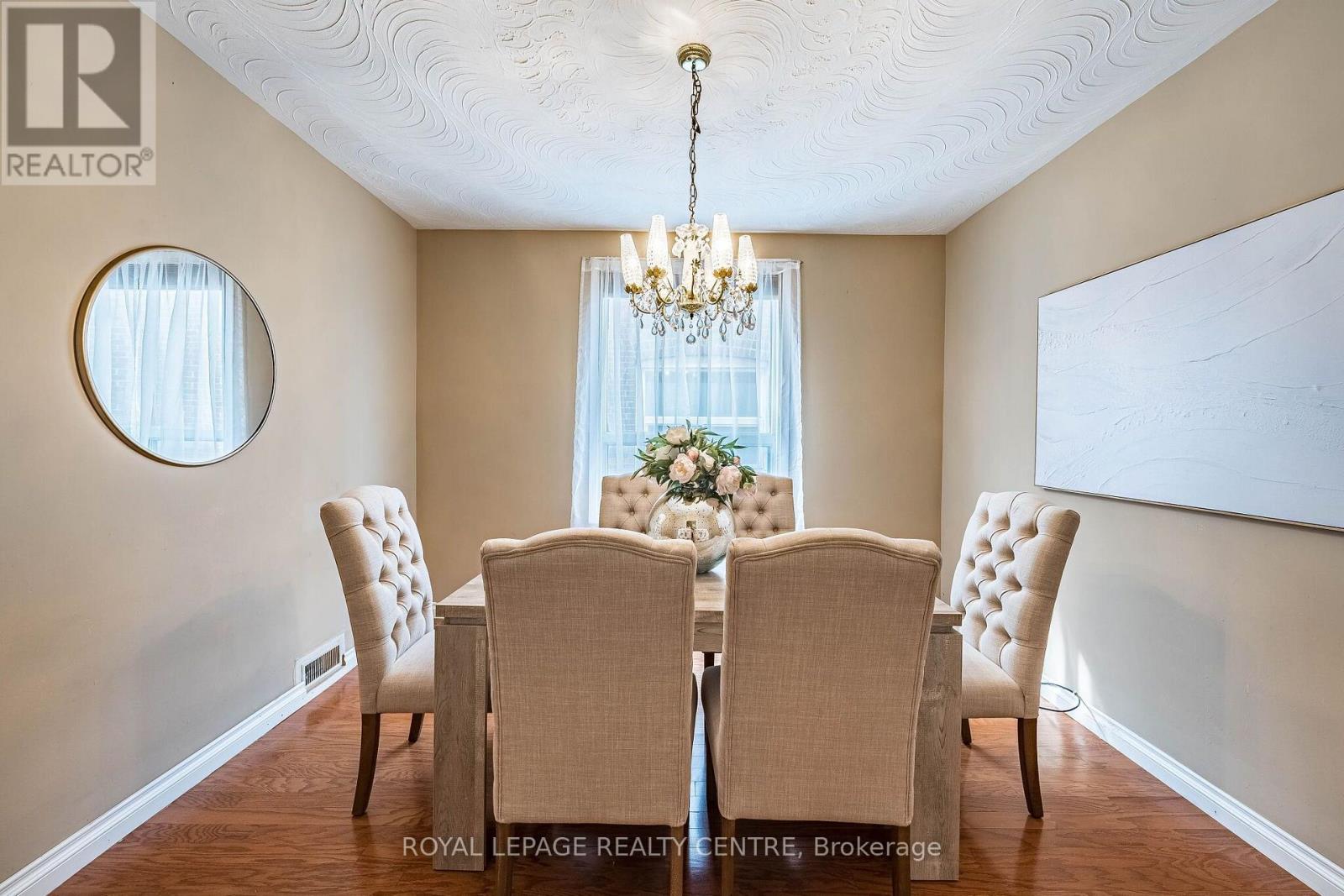 115 Priscilla Avenue, Toronto, Ontario  M6S 3W4 - Photo 9 - W13672420