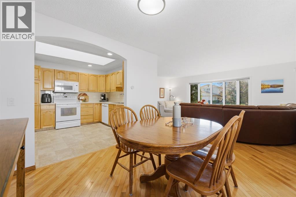 6016 Dalcastle Crescent Nw, Calgary, Alberta T3A 1S4 - Photo 10 - A2329202