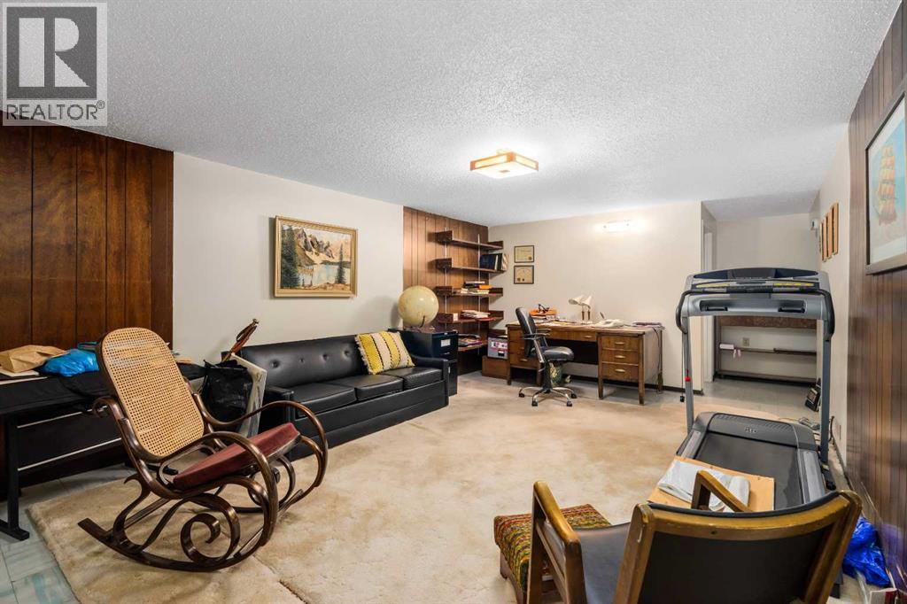 40 Thornlee Crescent NW, Calgary, Alberta  T2K 2W3 - Photo 25 - A2332972