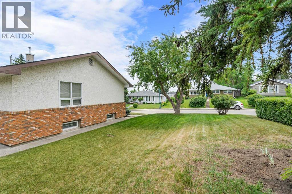 40 Thornlee Crescent NW, Calgary, Alberta  T2K 2W3 - Photo 45 - A2332972