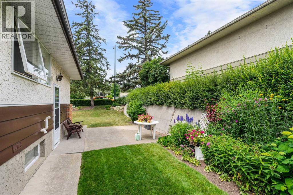 40 Thornlee Crescent NW, Calgary, Alberta  T2K 2W3 - Photo 47 - A2332972