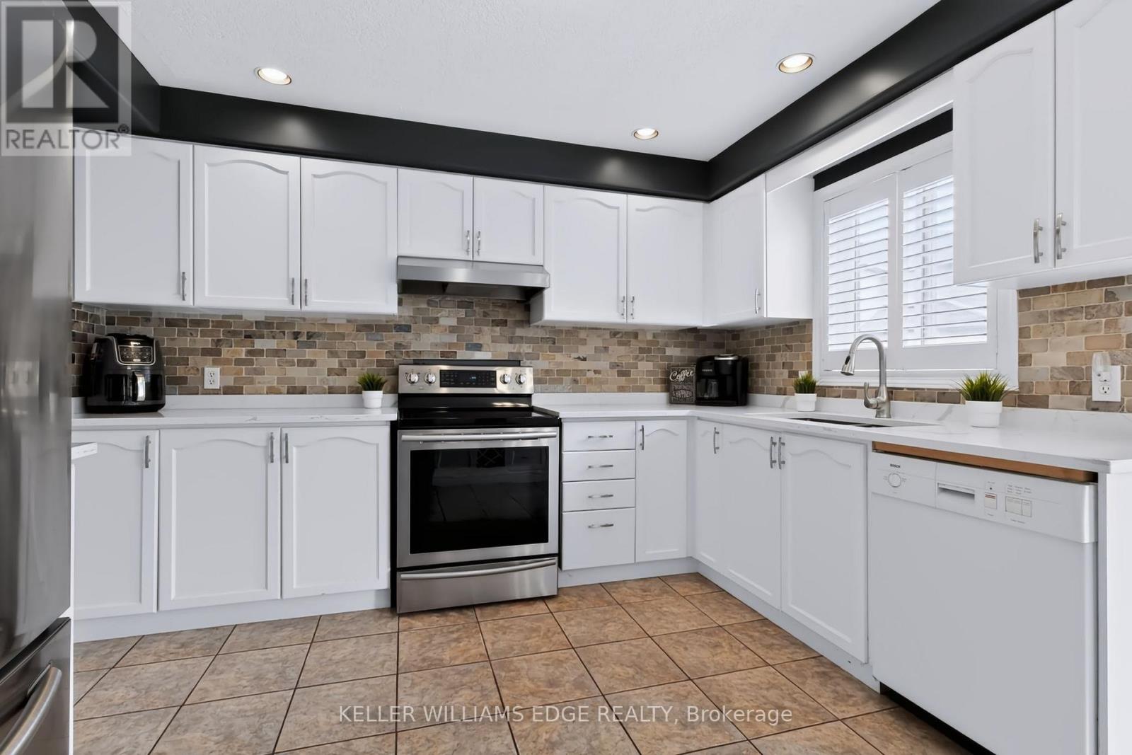 24 Eringate Drive, Hamilton, Ontario  L8J 3Y4 - Photo 12 - X13672288