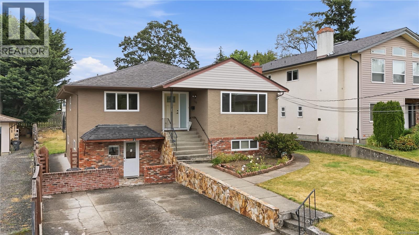 560 Mountfield St, Saanich, British Columbia