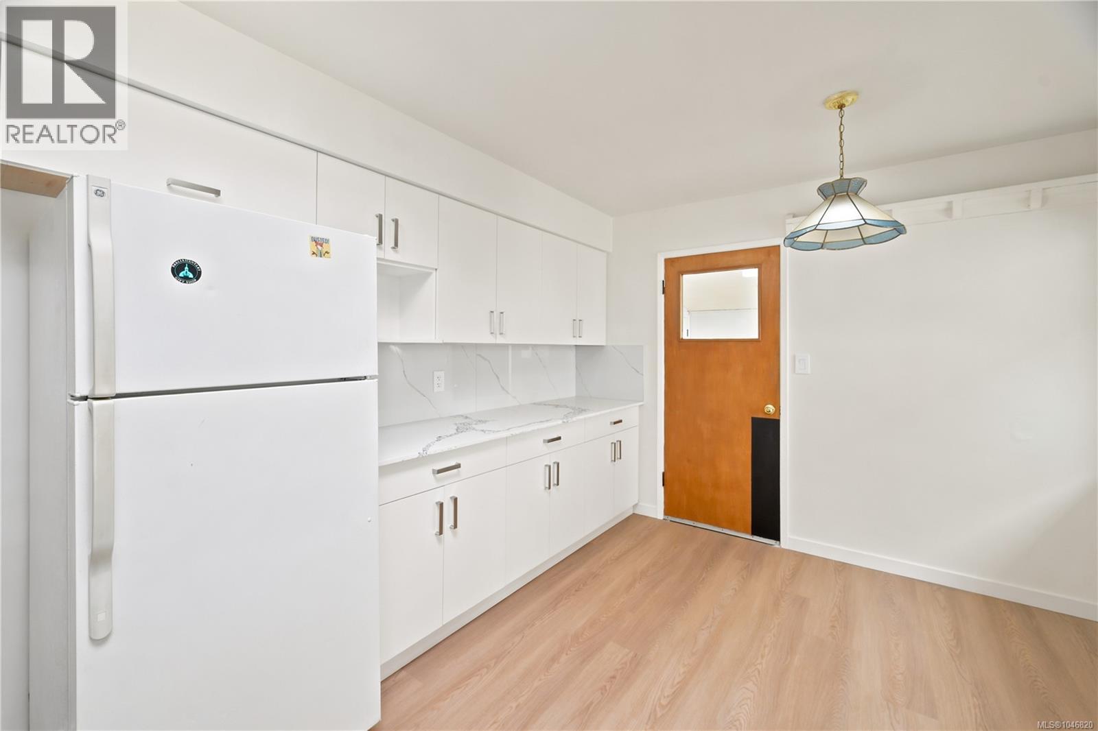 560 Mountfield St, Saanich, British Columbia  V8X 1Y8 - Photo 10 - 1046820