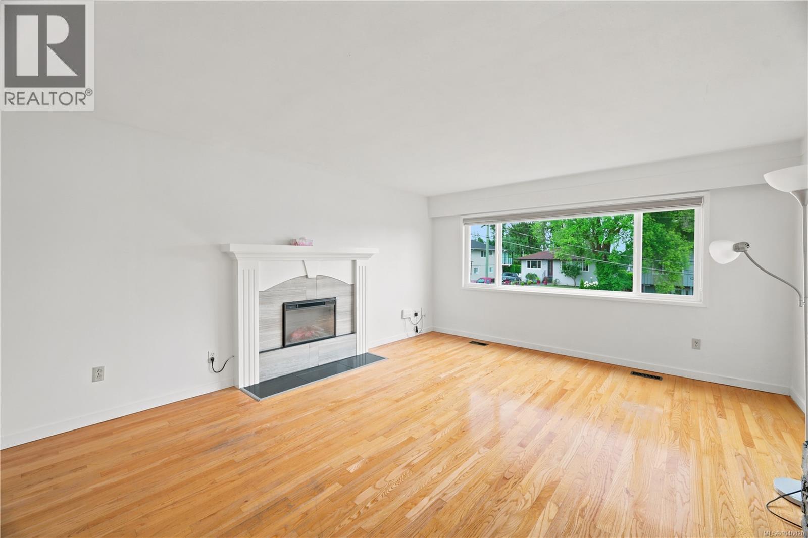 560 Mountfield St, Saanich, British Columbia  V8X 1Y8 - Photo 13 - 1046820