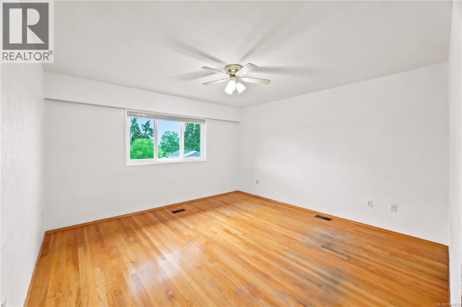 560 Mountfield St, Saanich, British Columbia  V8X 1Y8 - Photo 17 - 1046820