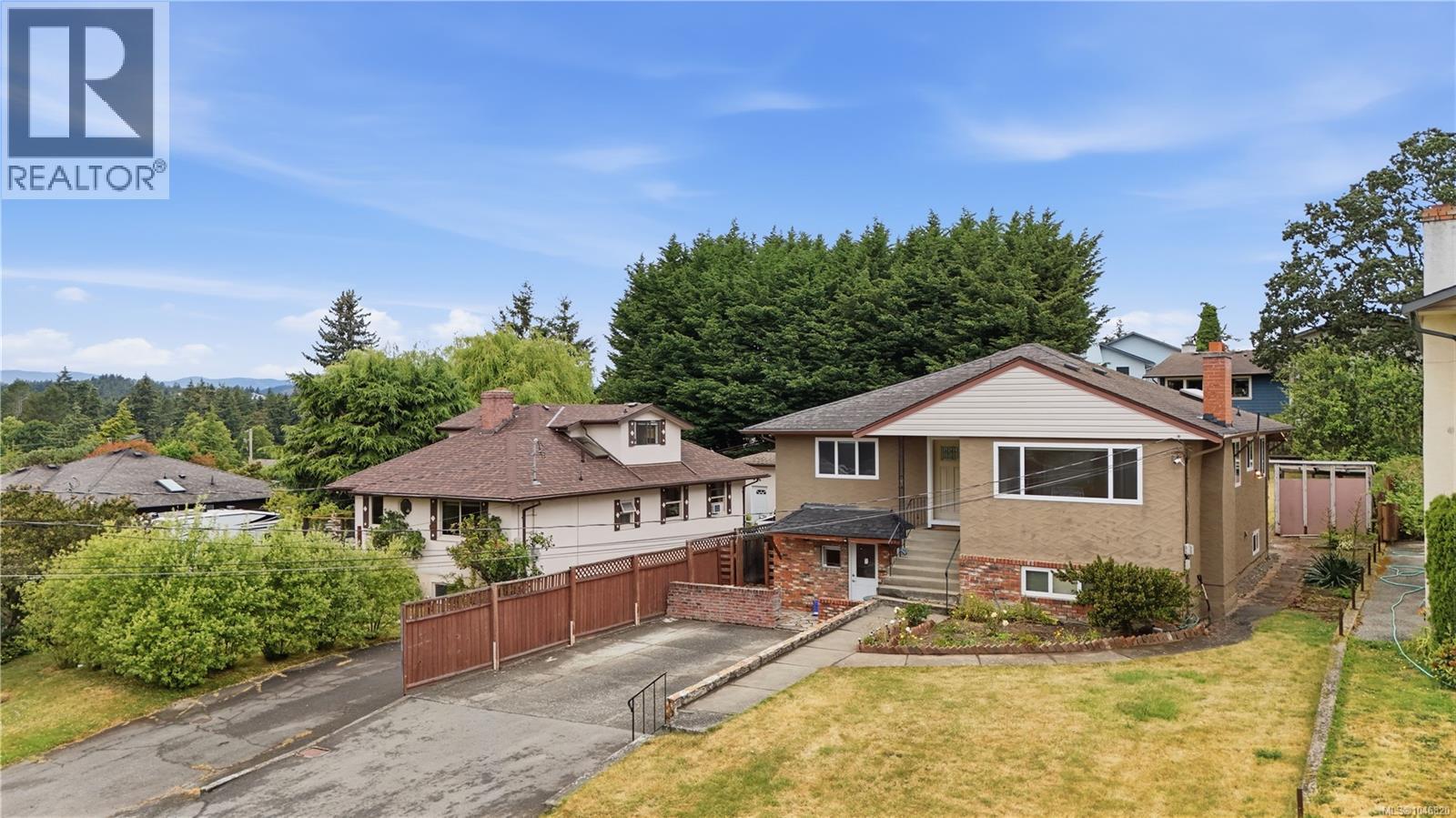 560 Mountfield St, Saanich, British Columbia  V8X 1Y8 - Photo 3 - 1046820