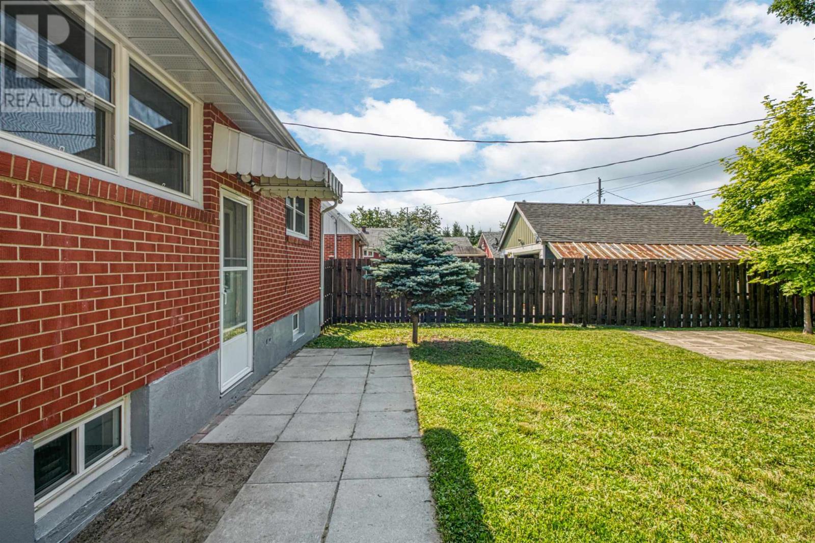 20 Algom Rd, Elliot Lake, Ontario  P5A 1J4 - Photo 35 - SM262174