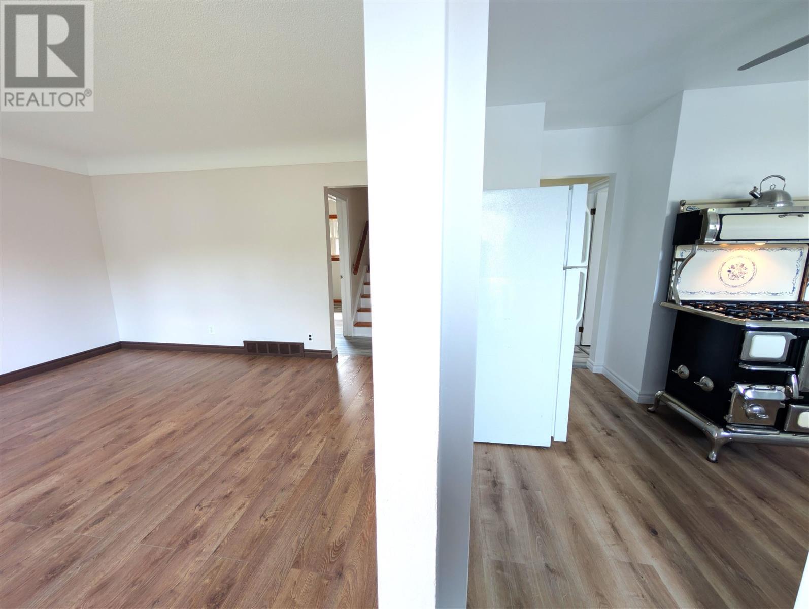 20 Algom Rd, Elliot Lake, Ontario  P5A 1J4 - Photo 6 - SM262174