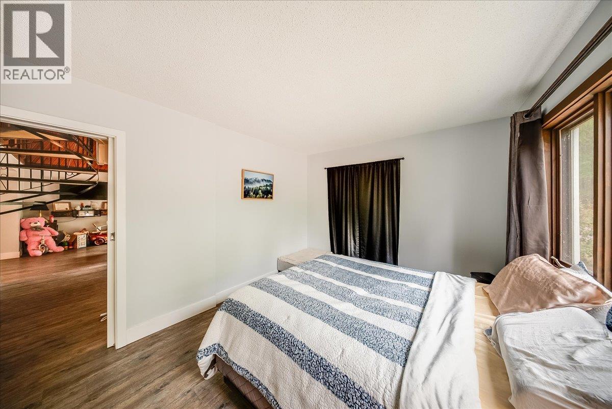814 16th Avenue, Genelle, British Columbia  V0G 1G0 - Photo 19 - 10397568