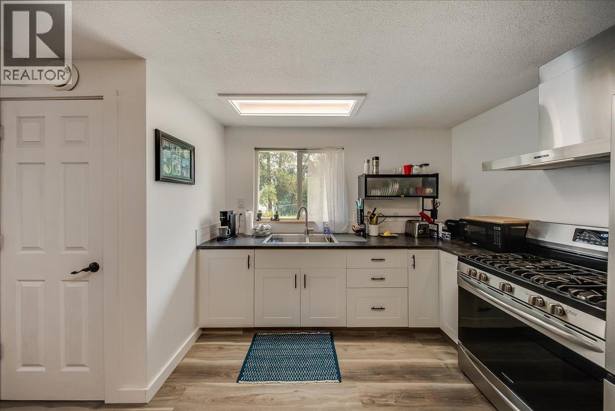 814 16th Avenue, Genelle, British Columbia  V0G 1G0 - Photo 31 - 10397568