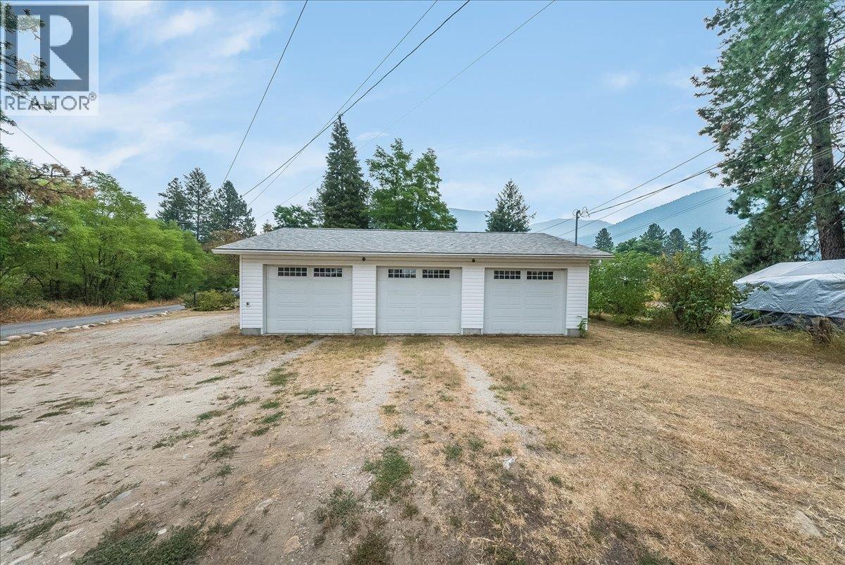 814 16th Avenue, Genelle, British Columbia  V0G 1G0 - Photo 37 - 10397568