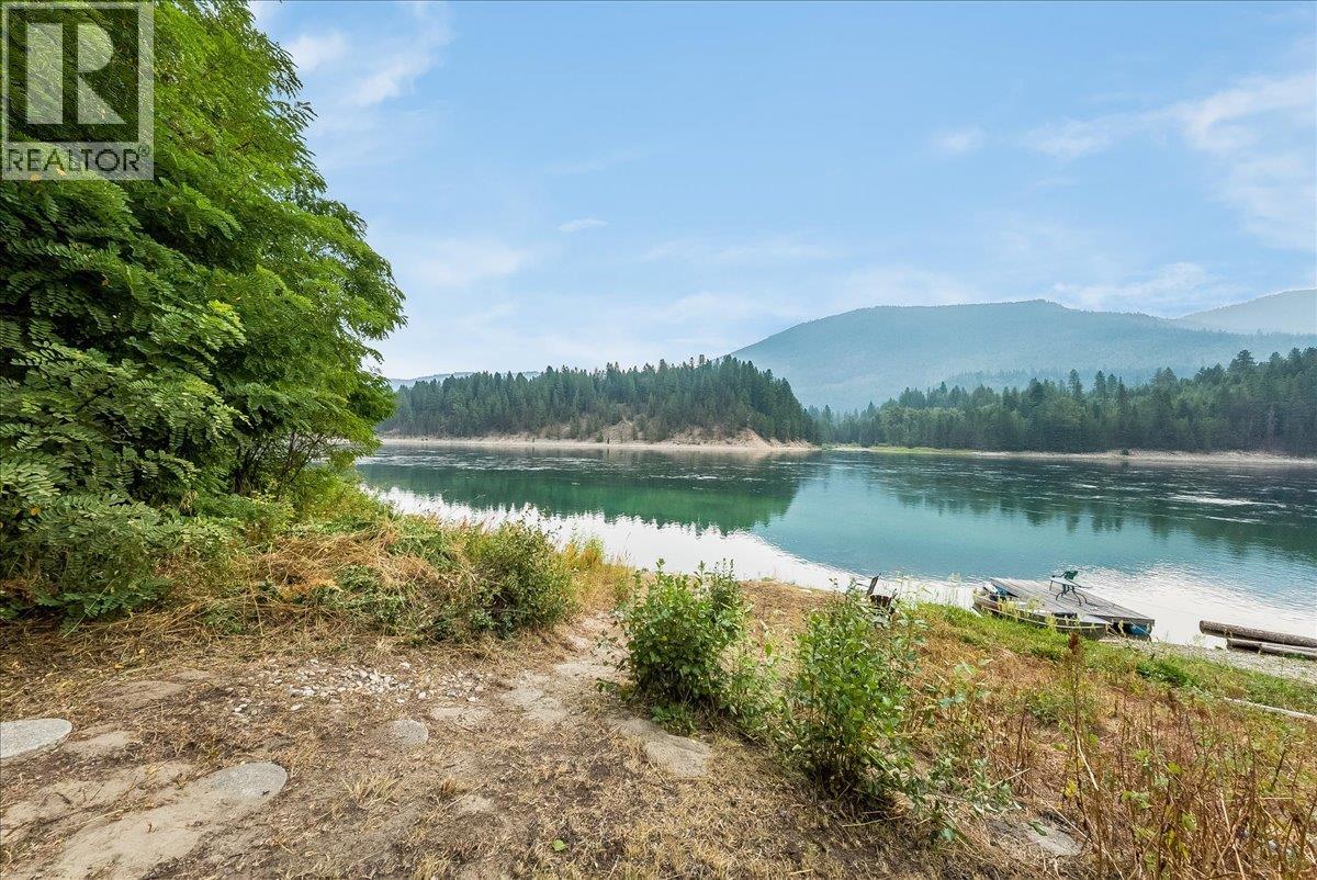 814 16th Avenue, Genelle, British Columbia  V0G 1G0 - Photo 4 - 10397568