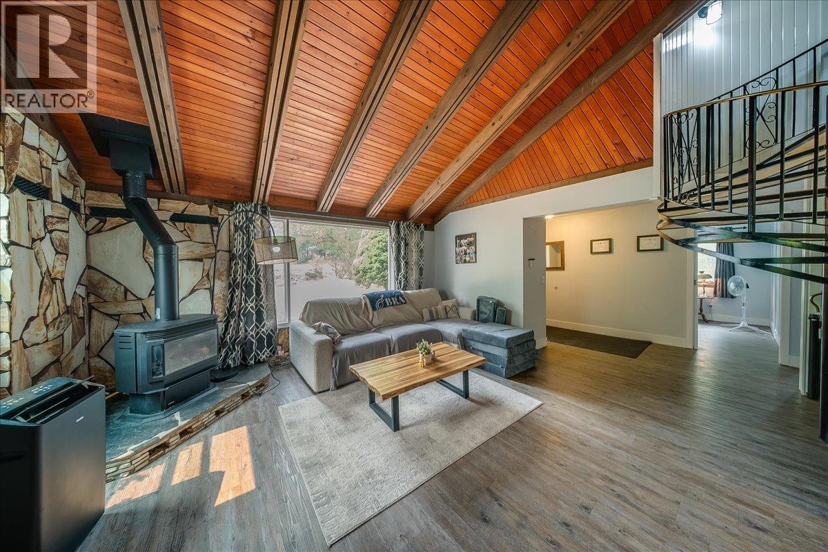 814 16th Avenue, Genelle, British Columbia  V0G 1G0 - Photo 5 - 10397568