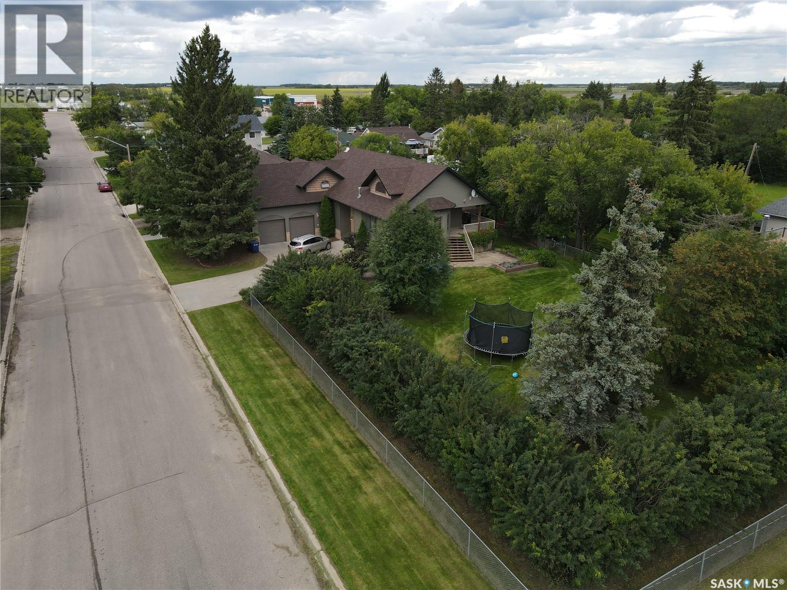 717 3rd Avenue W, Meadow Lake, Saskatchewan  S9X 1A5 - Photo 1 - SK045508