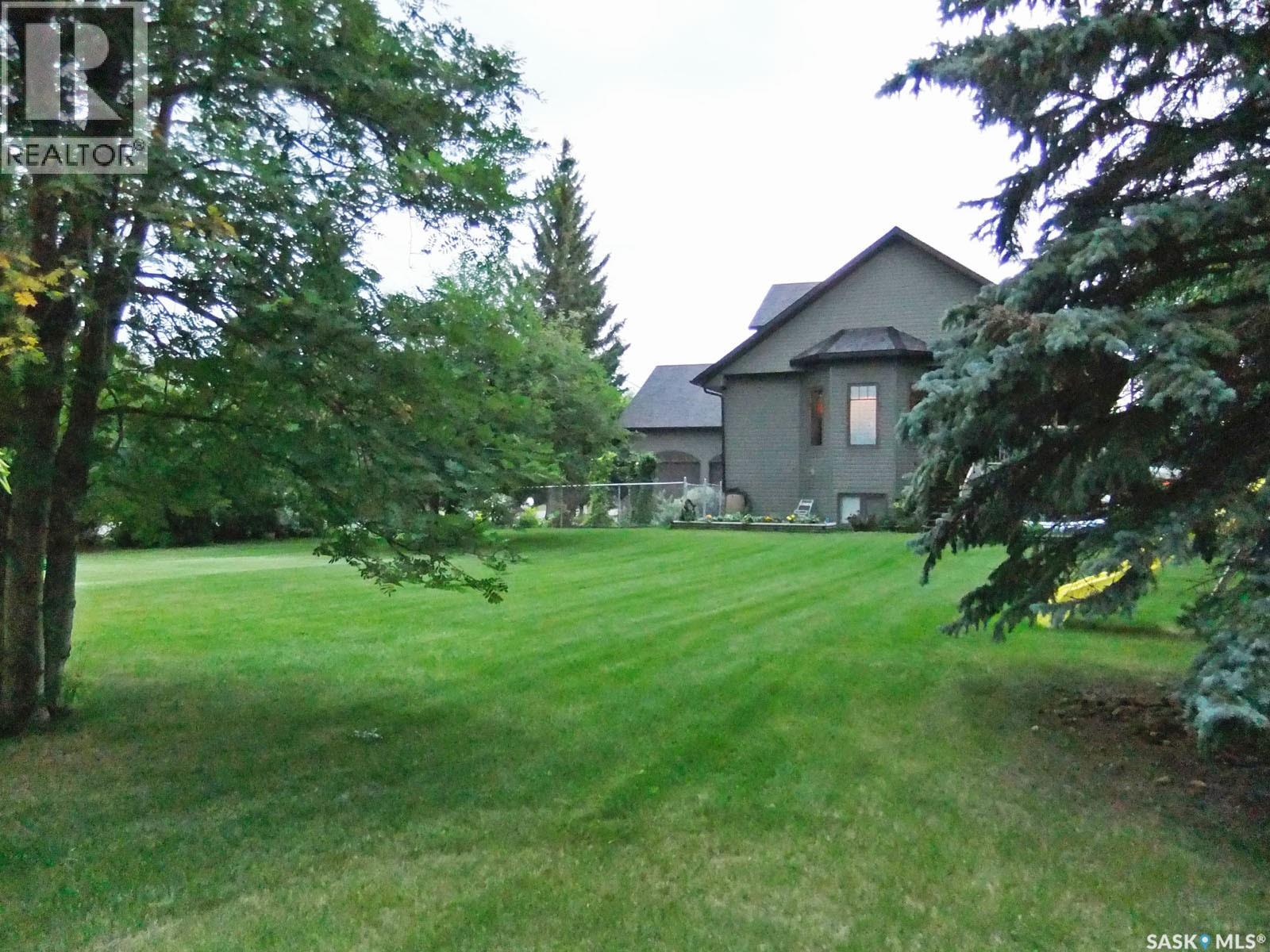 717 3rd Avenue W, Meadow Lake, Saskatchewan  S9X 1A5 - Photo 28 - SK045508