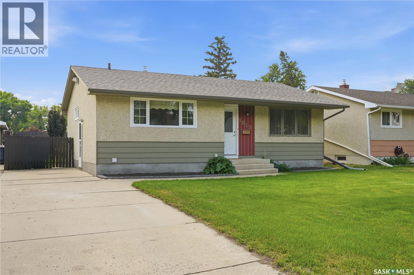 1813 Richardson Road, Saskatoon, Saskatchewan  S7L 4B6 - Photo 1 - SK045456