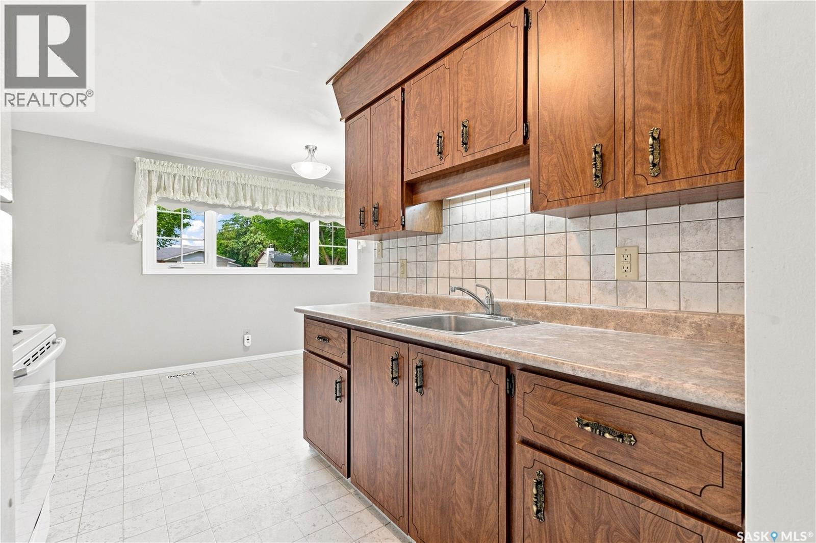 1813 Richardson Road, Saskatoon, Saskatchewan  S7L 4B6 - Photo 16 - SK045456