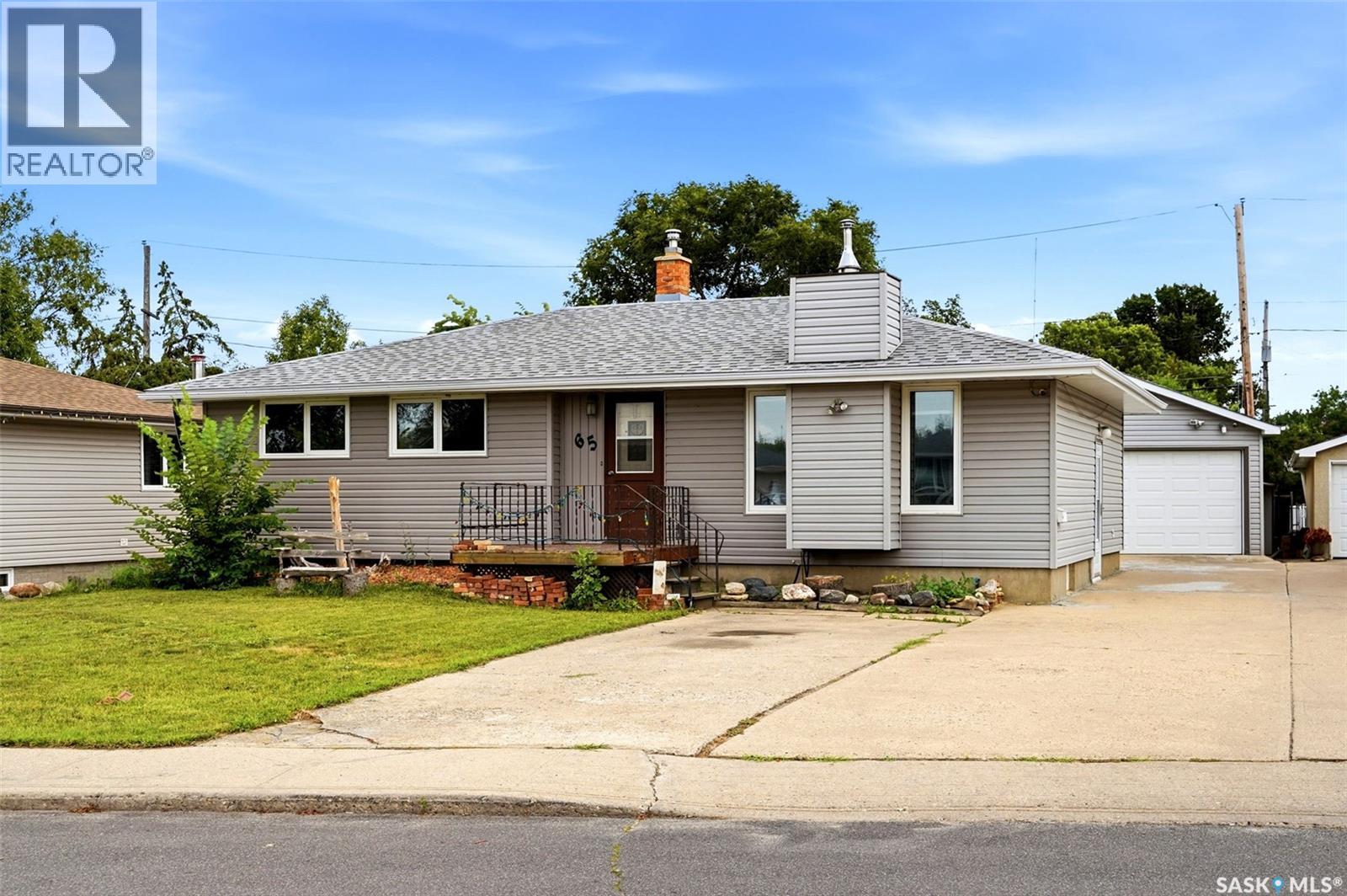 65 Mccaul Crescent, Regina, Saskatchewan  S4R 3X3 - Photo 1 - SK045448