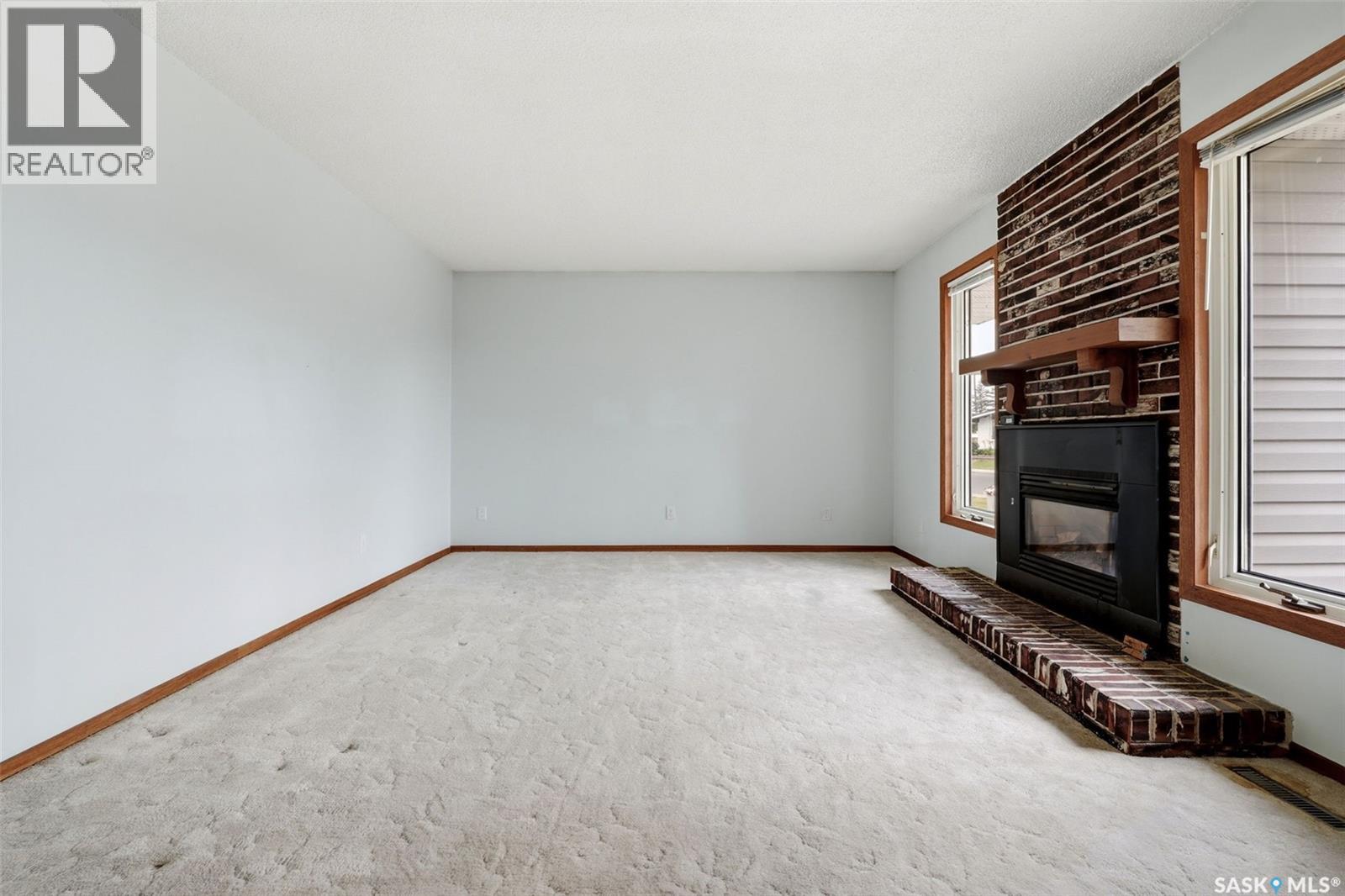 65 Mccaul Crescent, Regina, Saskatchewan  S4R 3X3 - Photo 3 - SK045448